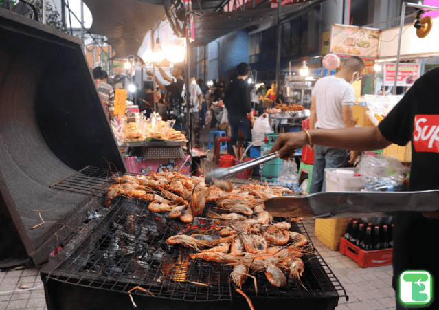 street food bangkok victory monument