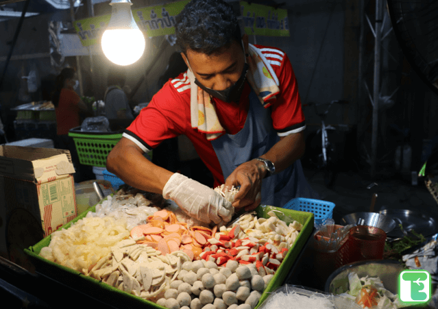 street food bangkok victory monument