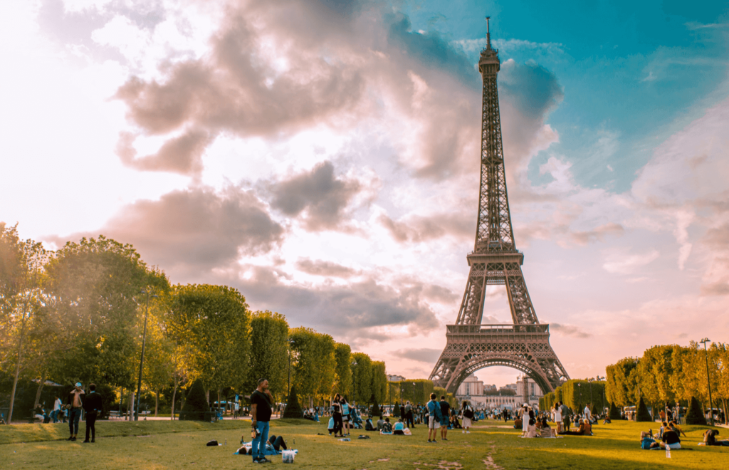 where-to-stay-in-paris-first-time-2022-10-best-areas-travelfoodexpert