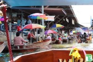 places to visit in bangkok - damnoen saduak