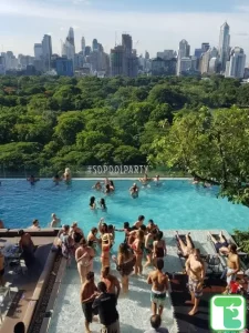 places to visit in bangkok - pool party