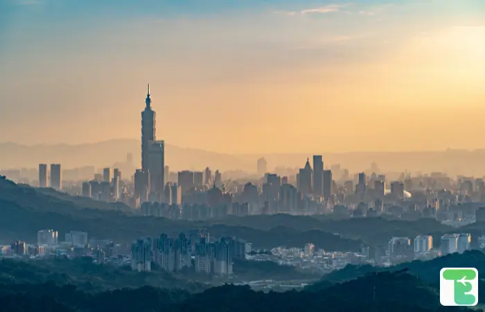 where to stay in Taipei with family