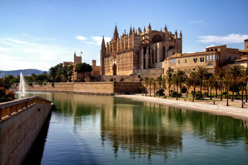 where to stay in mallorca with family