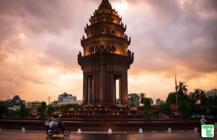 where to stay in phnom penh