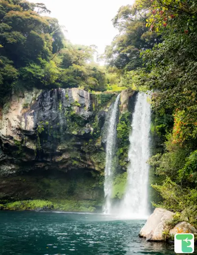 Seongsan Ilchulbong é Um Ponto Turístico Que Turistas Gostam De