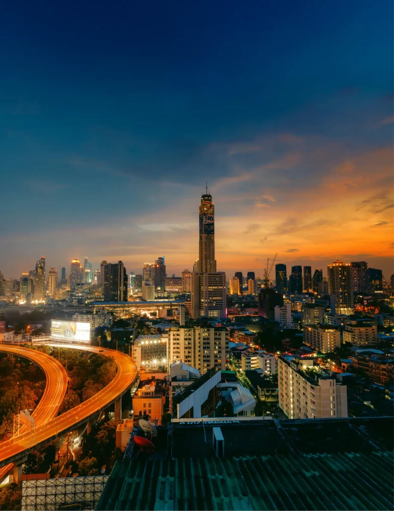 sukhumvit vs old town