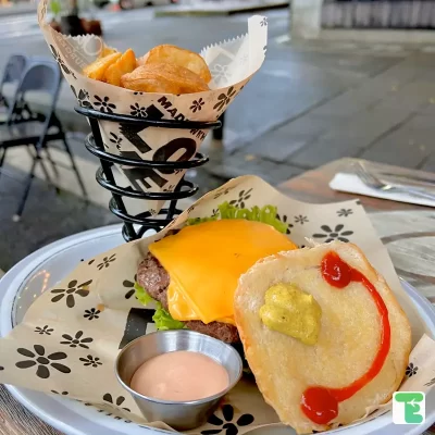 chef burger medellin food